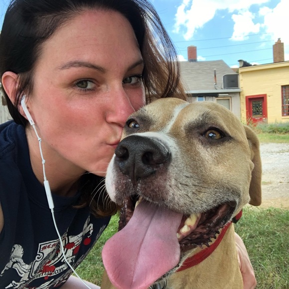 Meet your Posher, Jenn - Picture 2 of 3